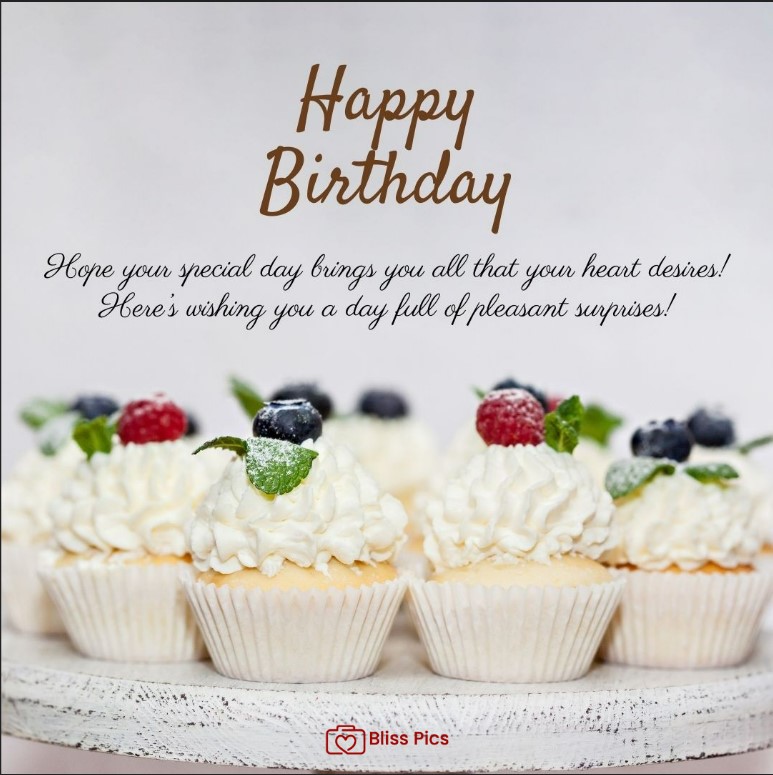 Happy Birthday Image vanilla cupcake with white icing and berries Happy Birthday Image vanilla cupcake with white icing and berries - happy birthday images